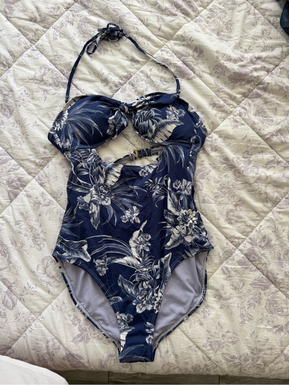 Ambrielle Navy Blue Floral Cutout One Piece Swimsuit Size Medium